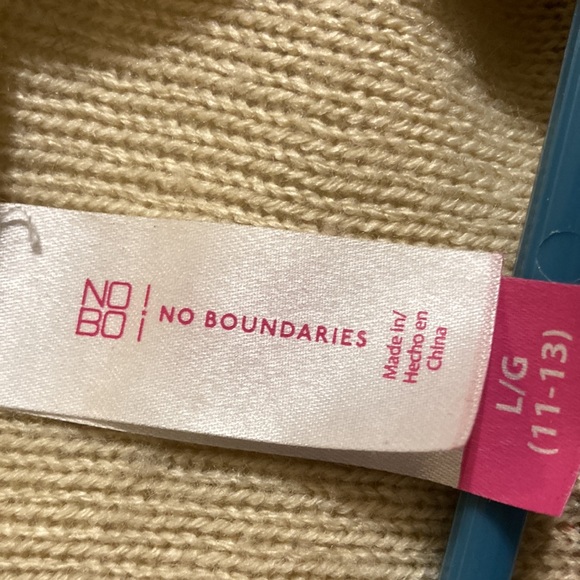 No Boundaries Sweater - sizeL - Picture 4 of 5